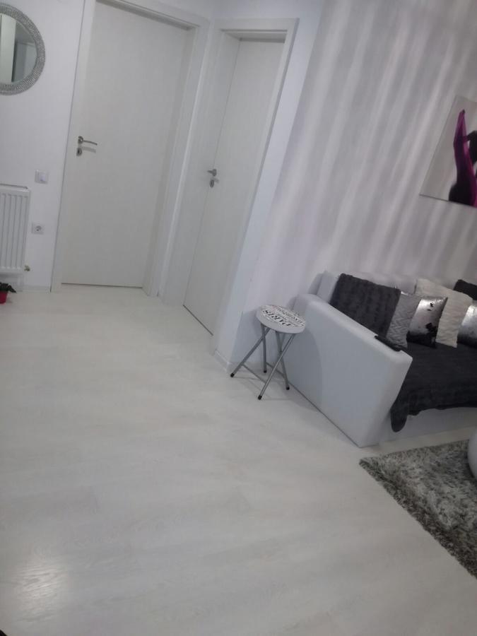White Luxury Apartment ซีบิว ภายนอก รูปภาพ