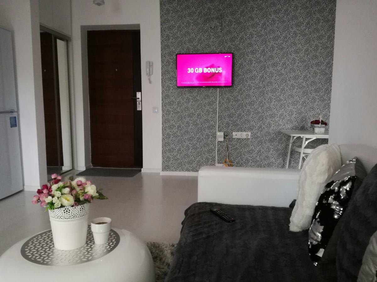 White Luxury Apartment ซีบิว ภายนอก รูปภาพ