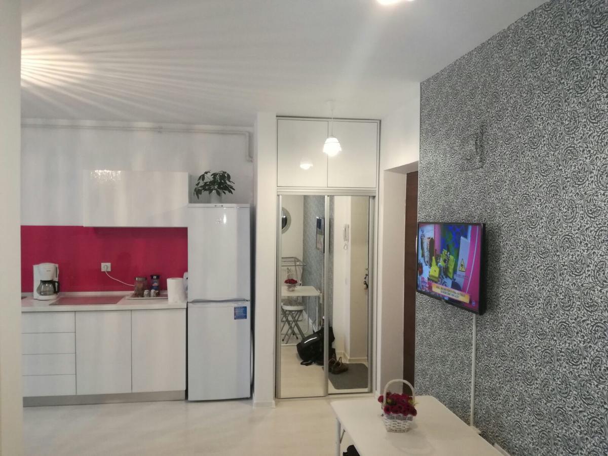 White Luxury Apartment ซีบิว ภายนอก รูปภาพ