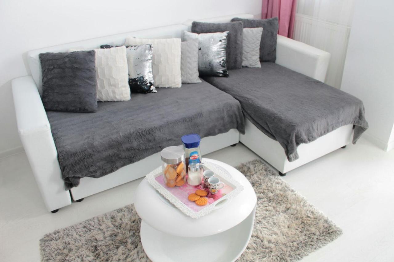 White Luxury Apartment ซีบิว ภายนอก รูปภาพ